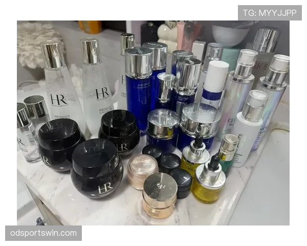 卢玉菲的化妆台，那一堆瓶瓶罐罐光买一个月工资就够我喝三年咖啡了吧？